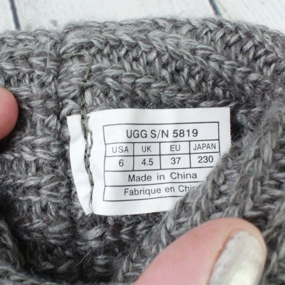 UGG Australia Gray Knitted Buttons Mid-Calf Classic Cardy Boots Size 6 M - Picture 6 of 9